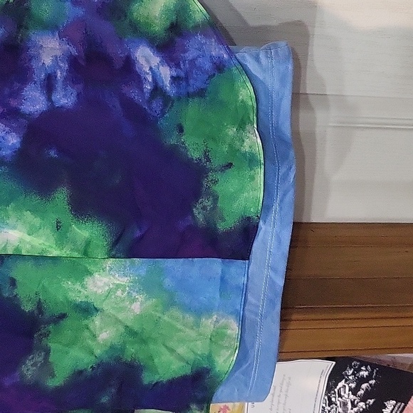 One World Live and Let Live Woman's Top Size S with Attached Tank Top - Picture 3 of 8